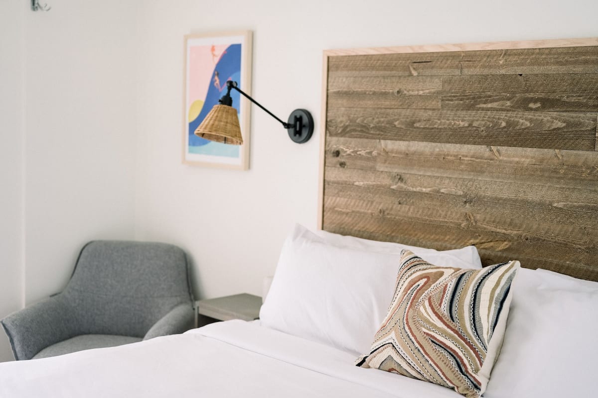 Desk, laptop workspace, free WiFi, bed sheets
