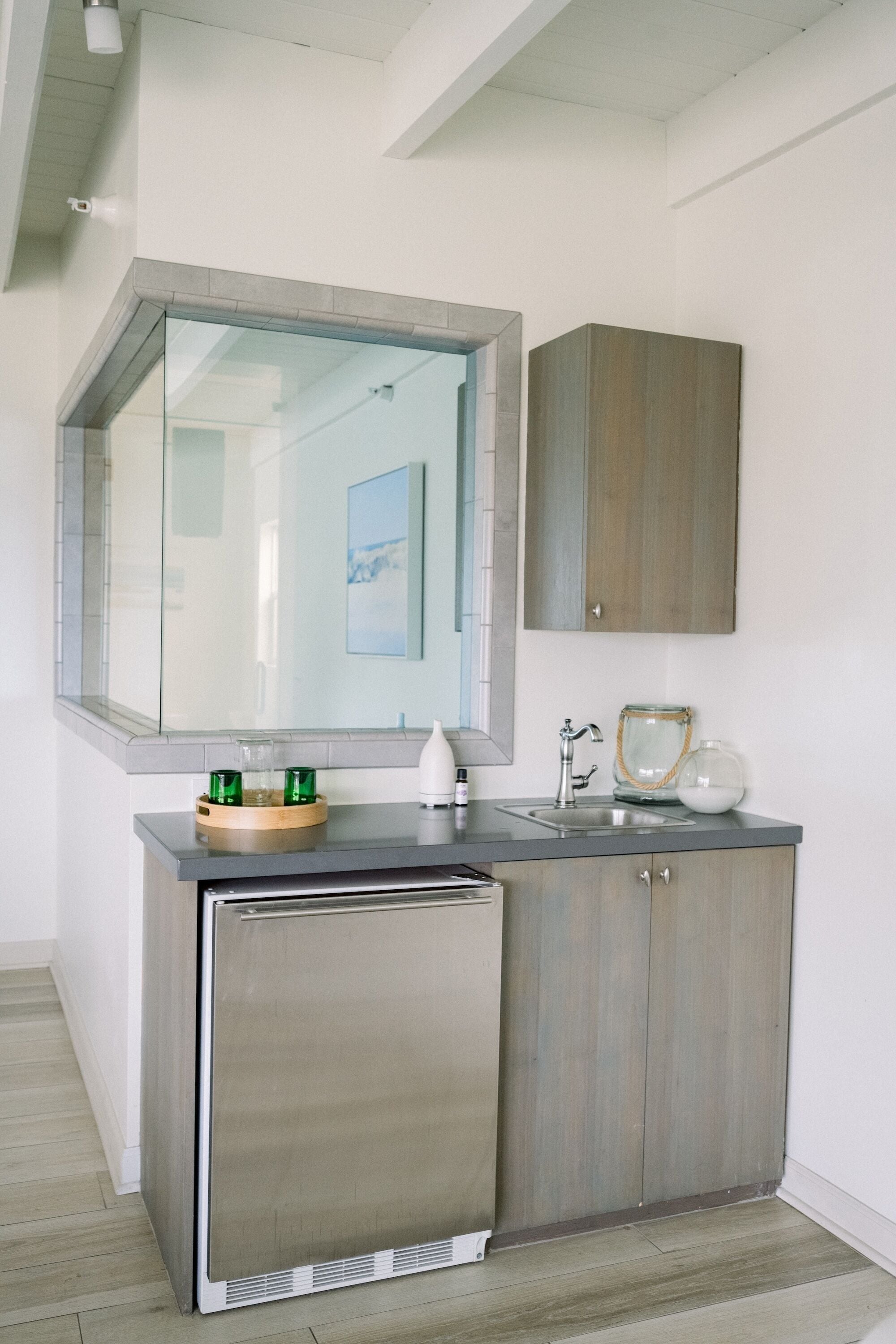 studio suite, 1 king bed with sofa bed, ocean view | desk, laptop workspace, free wifi, bed sheets