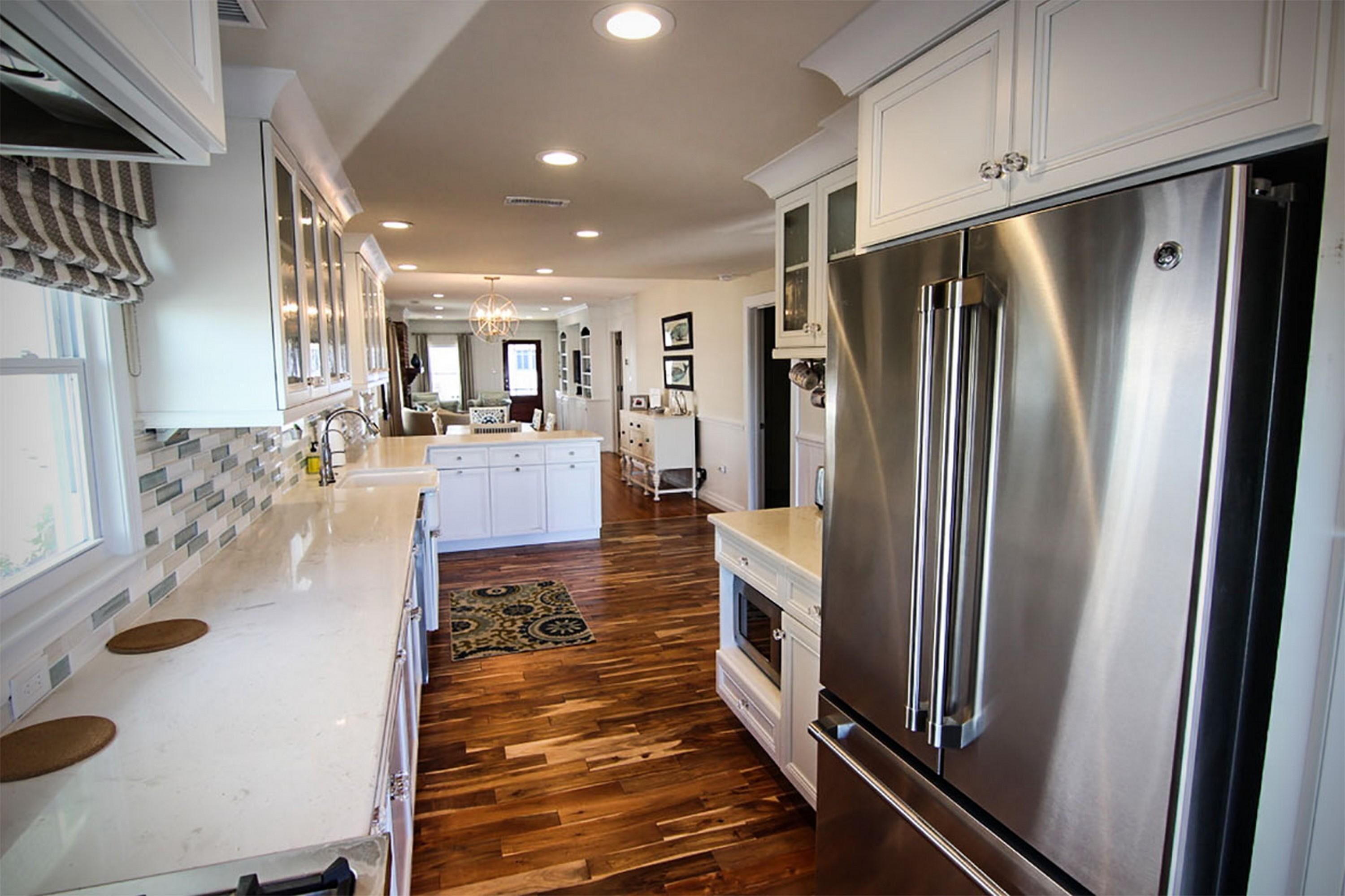 House, Multiple Beds | Private kitchen | Oven