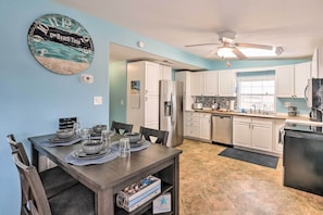 Fridge, microwave, stovetop, dishwasher