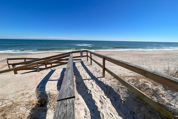 House, 4 Bedrooms | Beach