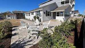 Maison, 4 chambres | Balcon