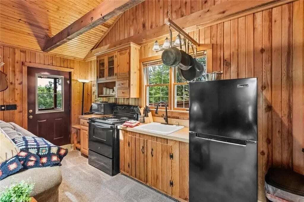 Eagle Crest cabin, White river view with hottub