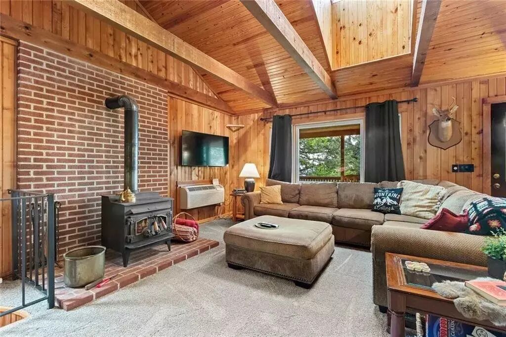 Eagle Crest cabin, White river view with hottub