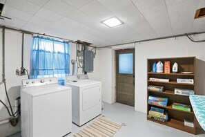 Interior - 2 bedroom modern residential home (Omaha)