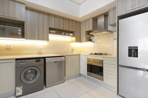 Frigorifero, microonde, forno, lavastoviglie