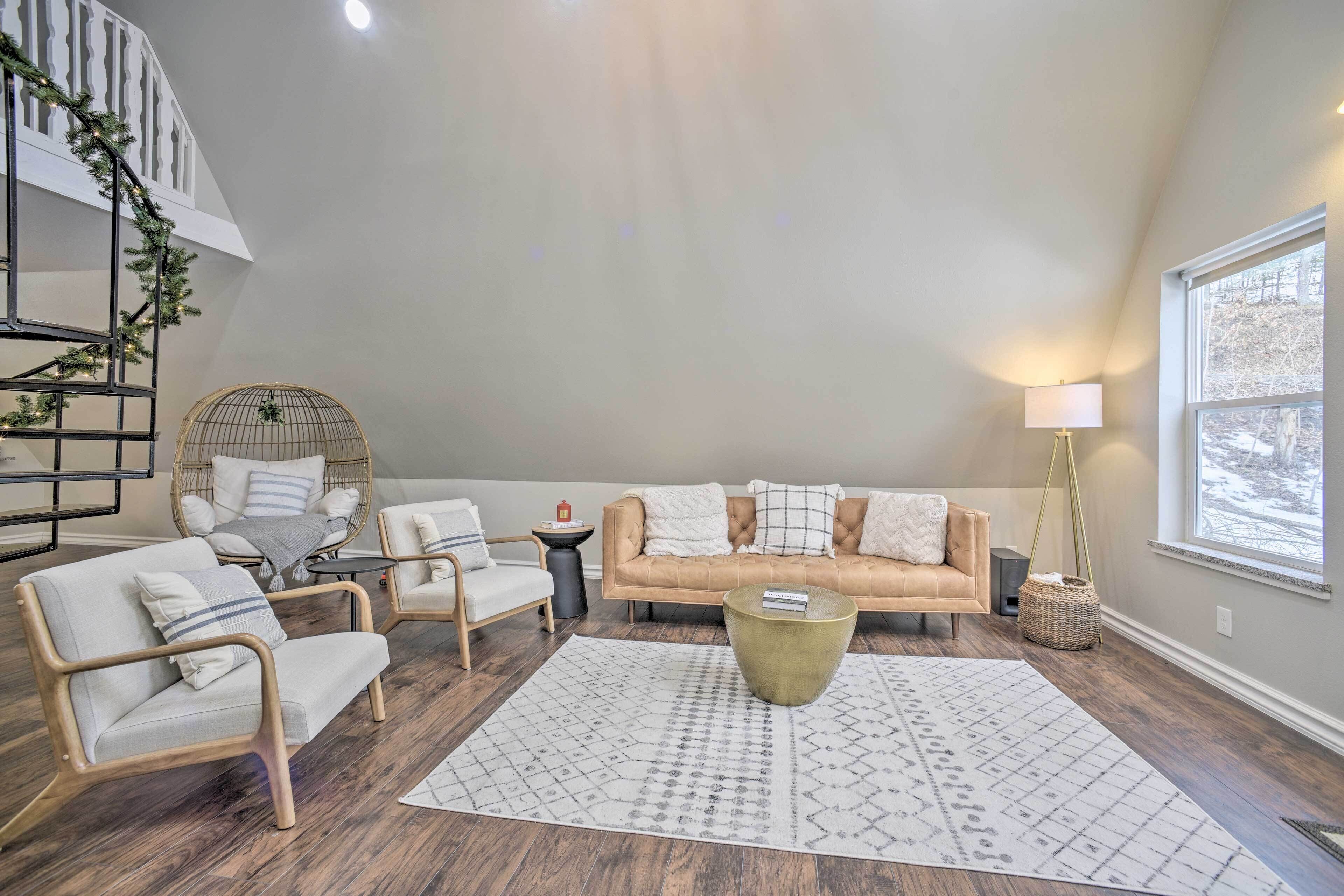 Gorgeous A-Frame Cabin w/ Scenic Hilltop View