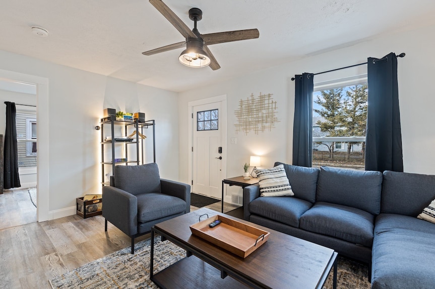 Lansing 3br Near Downtown Game Room & Ev Garage - East Lansing, MI