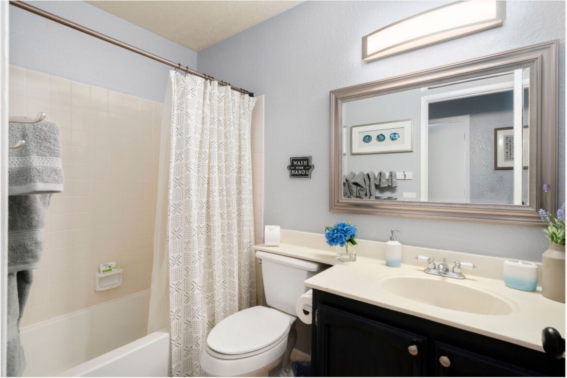 Cheerful gateway with pool and hot tub⛱️