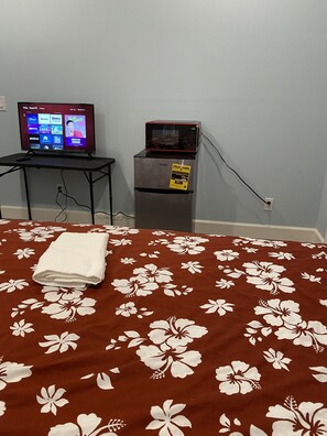 Free WiFi, bed sheets