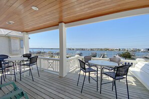 Duplex, 6 Bedrooms | Balcony