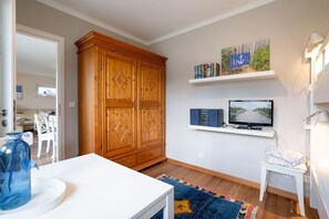 TV, fireplace, DVD player, stereo - (BIR14) Ferienhaus am Birkenweg - "Ferienhaus am Birkenweg" up to 4 persons (Timmendorfer Strand)