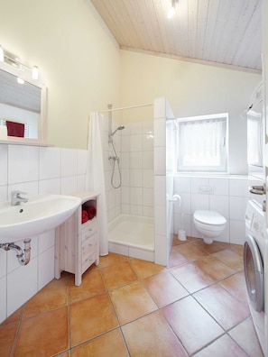 Shower - (BIR16) Holiday home Villa Bullerbü - Holiday home "Villa Bullerbü" up to 6 persons (Timmendorfer Strand)