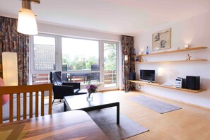 Unclassified image, 5 of 19, button