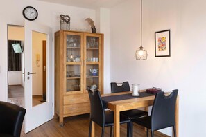 Unclassified image, 3 of 21, button