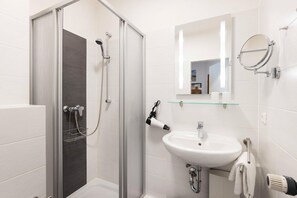 Unclassified image, 5 of 21, button