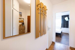 Unclassified image, 2 of 21, button