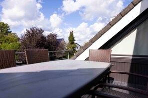 تناول الطعام بالخارج