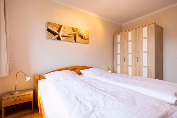 Unclassified image, 1 of 16, button