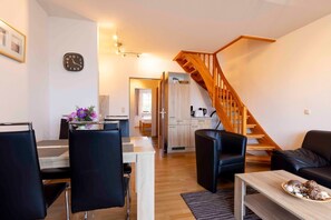 Unclassified image, 5 of 16, button