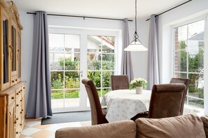 Unclassified image, 5 of 19, button