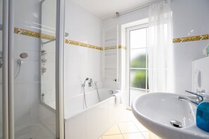 Unclassified image, 5 of 19, button