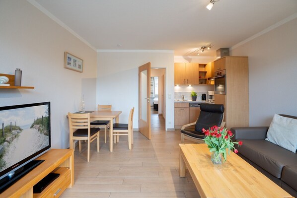 Unclassified image, 1 of 20, button