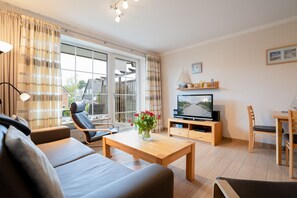 Unclassified image, 4 of 20, button