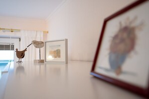 Unclassified image, 4 of 18, button