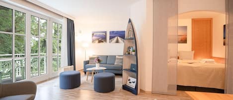 2 bedrooms, iron/ironing board, WiFi