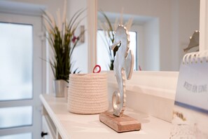 Unclassified image, 4 of 26, button