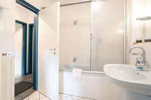 Unclassified image, 5 of 26, button