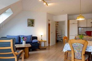 Unclassified image, 3 of 13, button