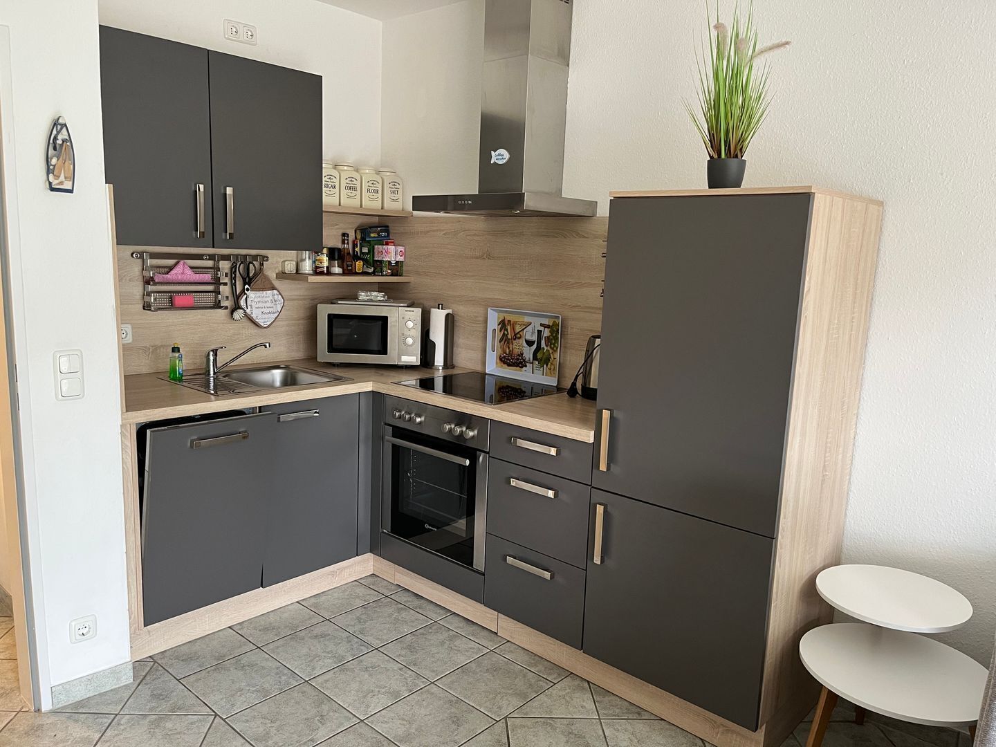 Refrigerador, microondas, horno, placa de cocina