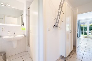 Douche, sèche-cheveux