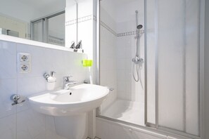 Unclassified image, 4 of 20, button