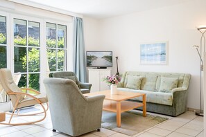 TV, DVD player, stereo - (OST1) Holiday apartment "Lörper 1" - Holiday apartment "Lörper 1" up to 3 persons (Timmendorfer Strand)