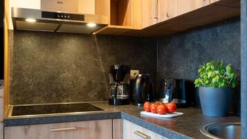 Kühlschrank, Ofen, Herdplatte, Geschirrspüler