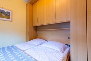 صورة غير مصنفة، 3 من 14، زرّ