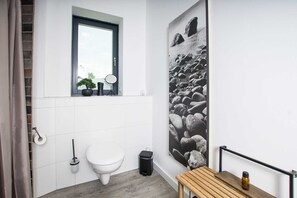 Unclassified image, 4 of 19, button