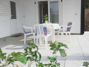 Outdoor dining - (EIC4) Holiday home Bullwinkel - Holiday home "Bullwinkel" for 3 persons ( (Timmendorfer Strand)