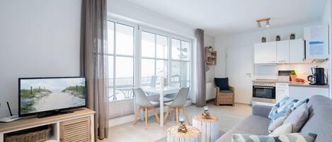 TV, lettore DVD, impianto stereo