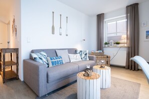 TV, DVD player, stereo - Appartementhaus ""seelust"" - Ferienwohnung für 1 bis 4 Personen - Appartementhaus "seelust" (Timmendorfer Strand)