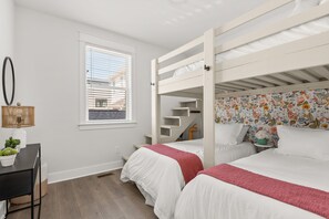 4 室のベッドルーム、アイロン / アイロン台、WiFi (無料)、ベッドシーツ