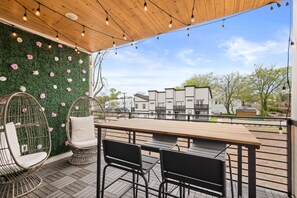 屋外ダイニングエリア