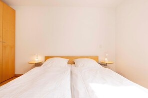 Unclassified image, 2 of 17, button - (OST35b) Holiday apartment "Derndinger" - Holiday apartment "Derndinger" up to 4 persons (Timmendorfer Strand)