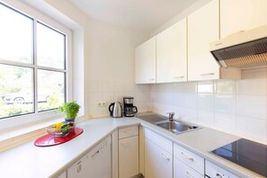 Unclassified image, 4 of 17, button - (OST35b) Holiday apartment "Derndinger" - Holiday apartment "Derndinger" up to 4 persons (Timmendorfer Strand)