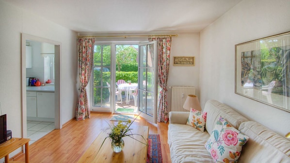 TV, stereo - (OST33b) Apartment "Nowack" - Apartment "Nowack" for 2 persons (Timmendorfer Strand)