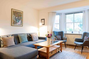 Fernseher, DVD-Player, Stereoanlage