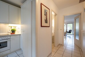 ثلاجة، ميكروويف، فرن، غسالة أطباق